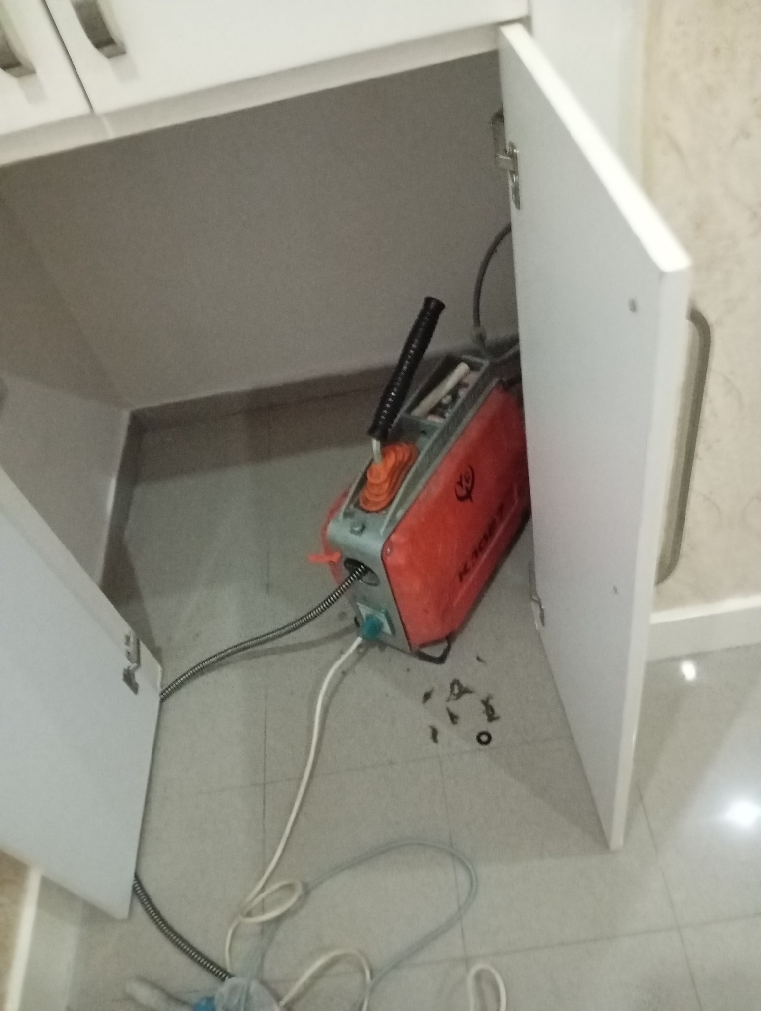 Lavabo tıkanıklığı müdahalesi ve kontrollü gider açma