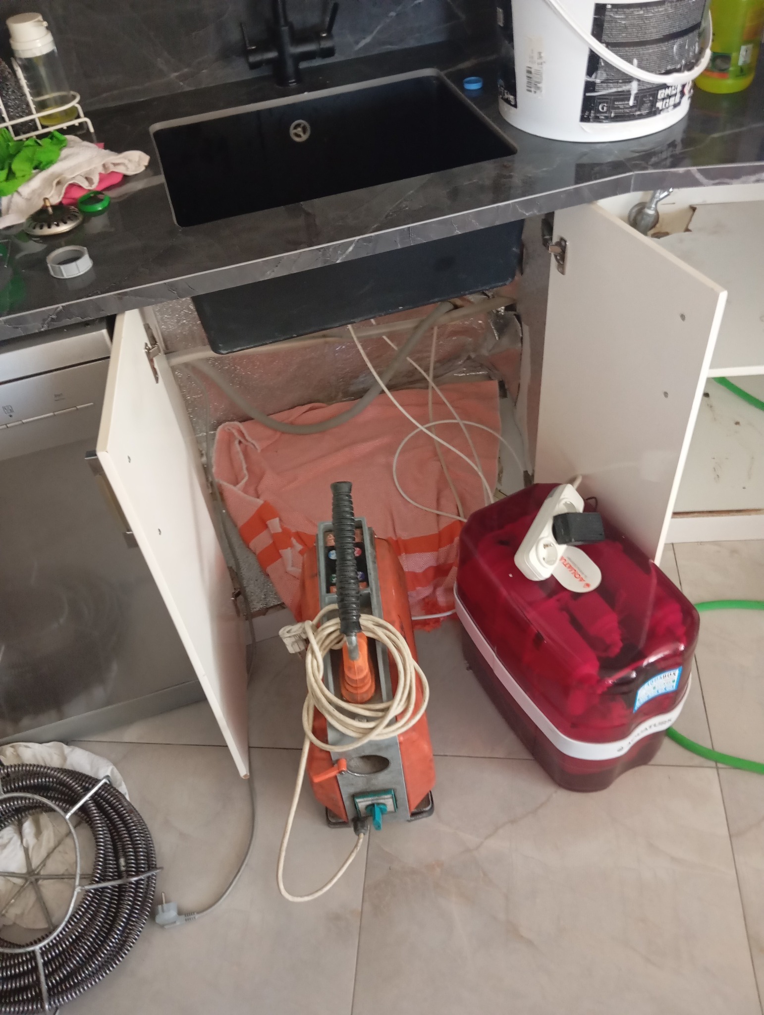 Su tesisatçısı ekipmanları ve müdahale hazırlığı